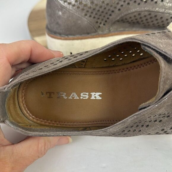 TRASK Lena Perforated Oxford Sneakers Shoes Metallic 6.5 - Picture 7 of 10